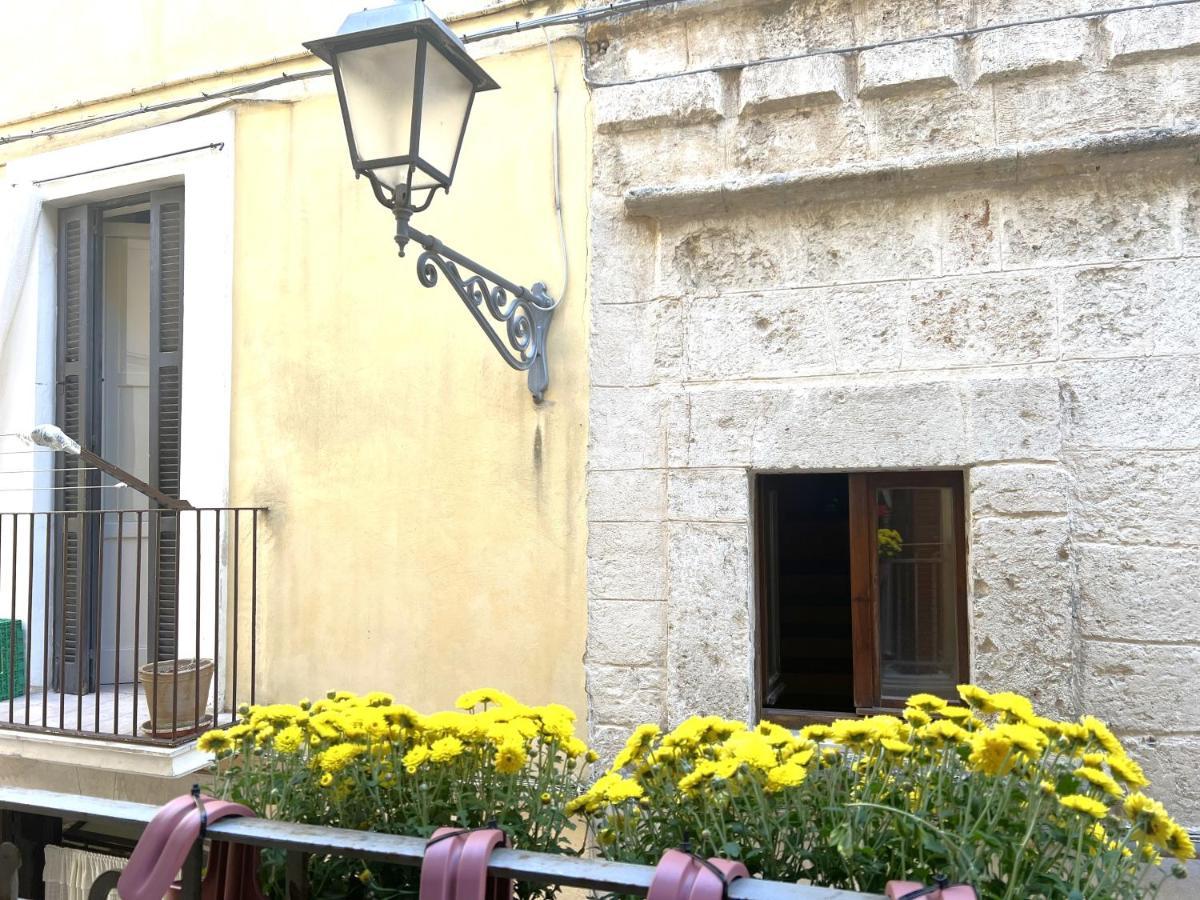 Palazzo Barone,Nel Cuore Del Borgo Antico. Apartment Bari Exterior photo